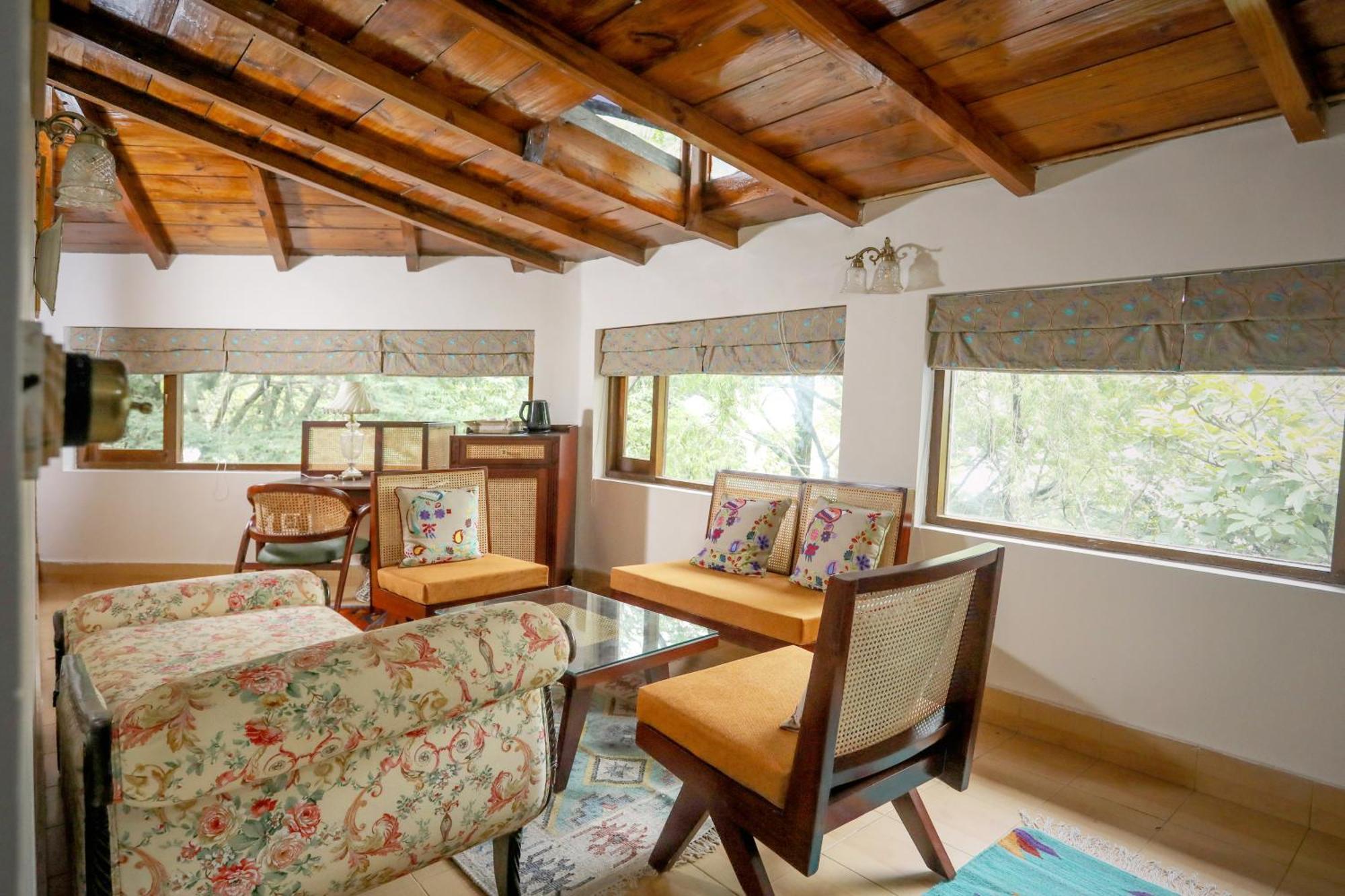 Blue Book At Gethia, Nainital Exterior foto