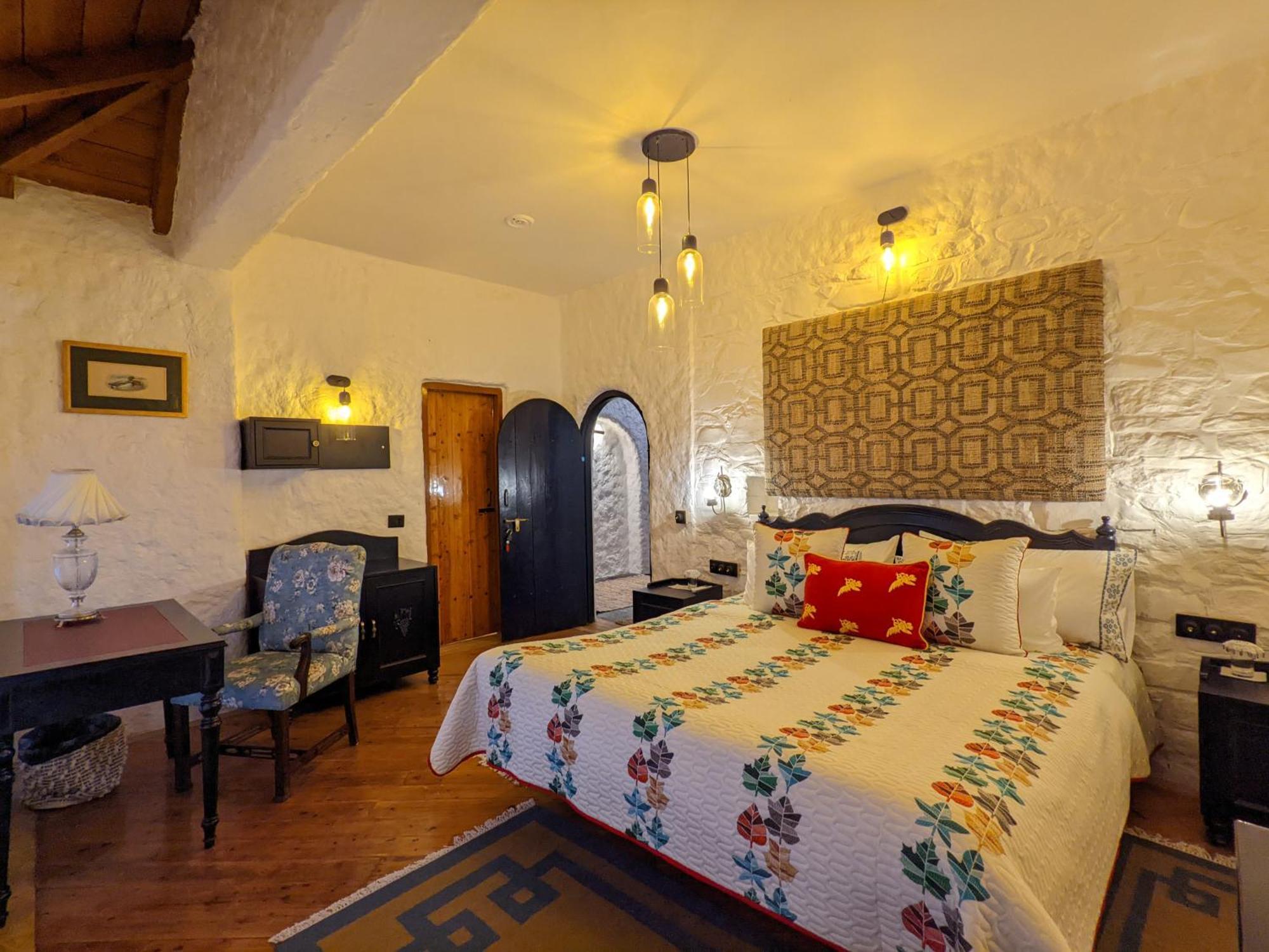 Blue Book At Gethia, Nainital Exterior foto